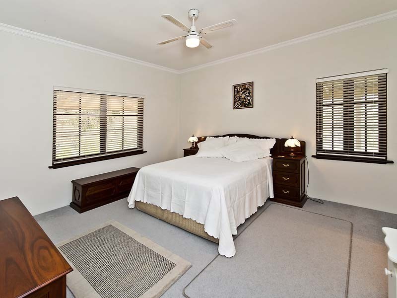 36 Wills Place, Oakford WA 6121