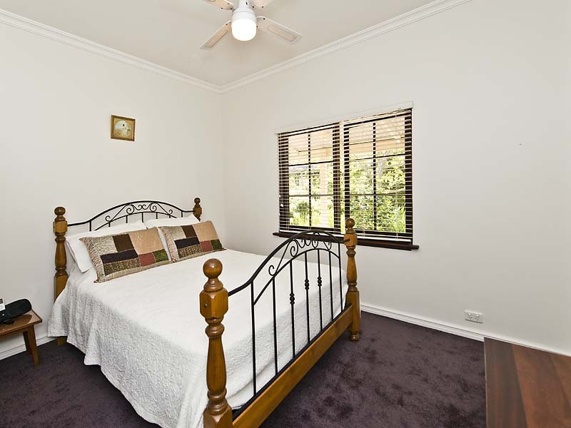 36 Wills Place, Oakford WA 6121