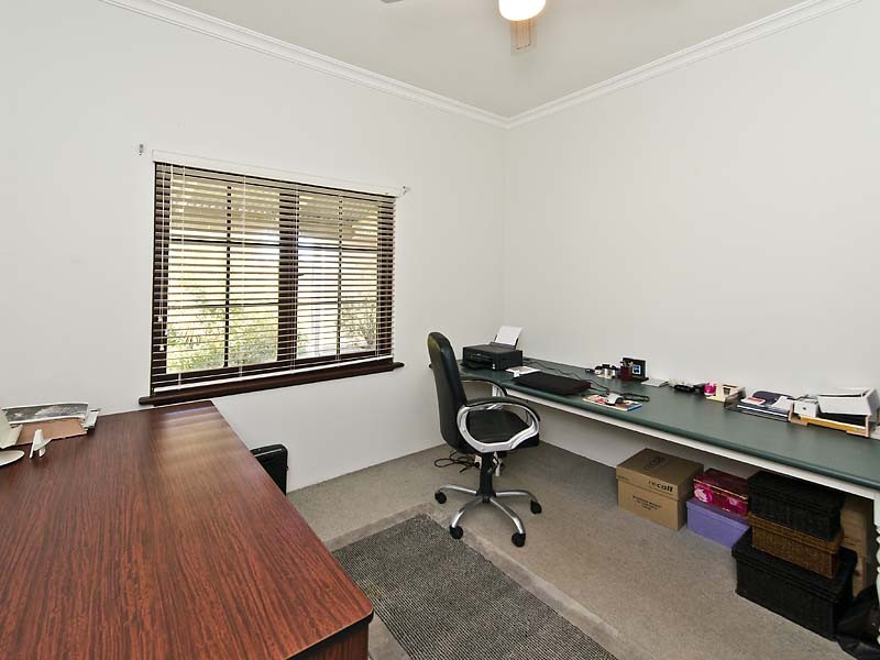 36 Wills Place, Oakford WA 6121