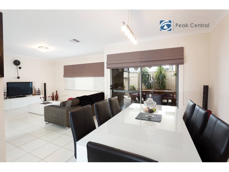 Unit 5/73 Baler Court, Hammond Park WA 6164