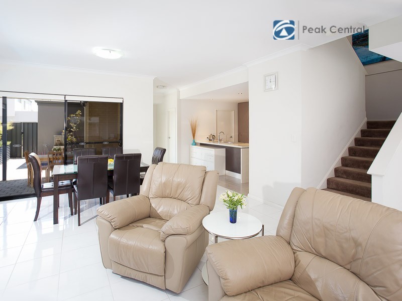 5/18 Deanmore Bend, Hammond Park WA 6164