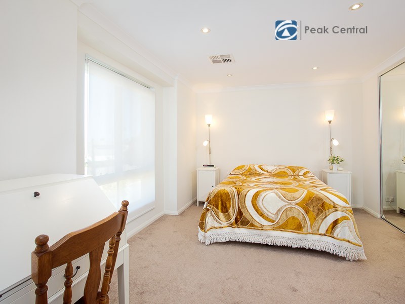 5/18 Deanmore Bend, Hammond Park WA 6164