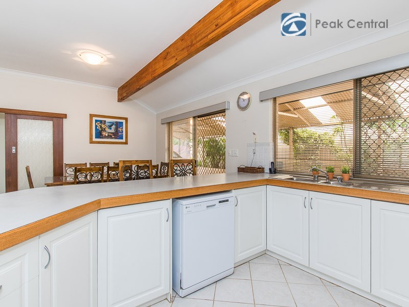 84 Brenchley Drive, Atwell WA 6164