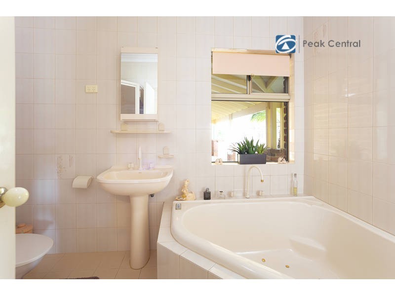 18 Cumming Road, Oakford WA 6121