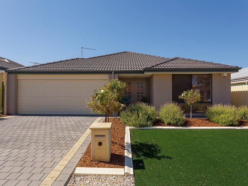 6 Sheringham Bend, Success WA 6164