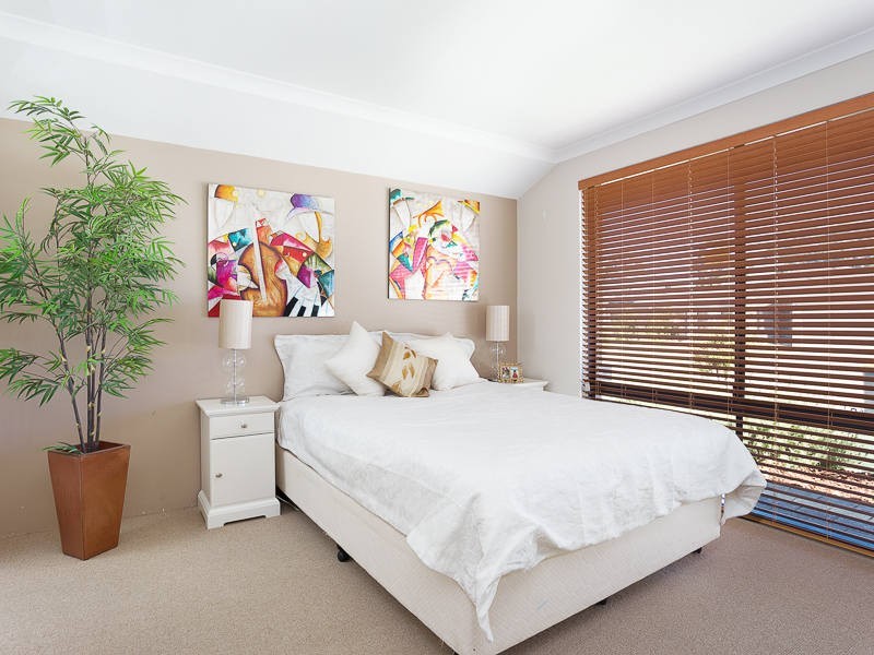 6 Sheringham Bend, Success WA 6164