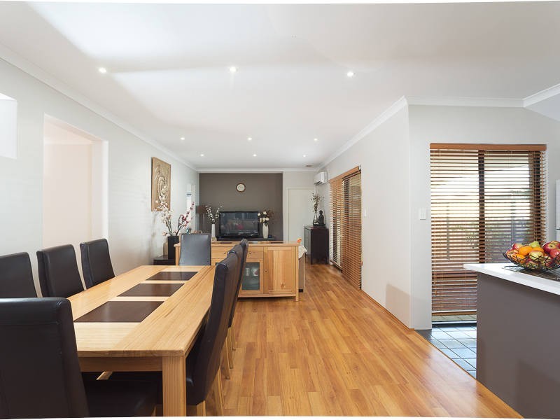 6 Sheringham Bend, Success WA 6164