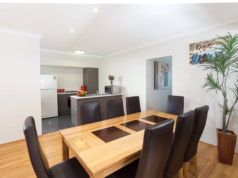 6 Sheringham Bend, Success WA 6164