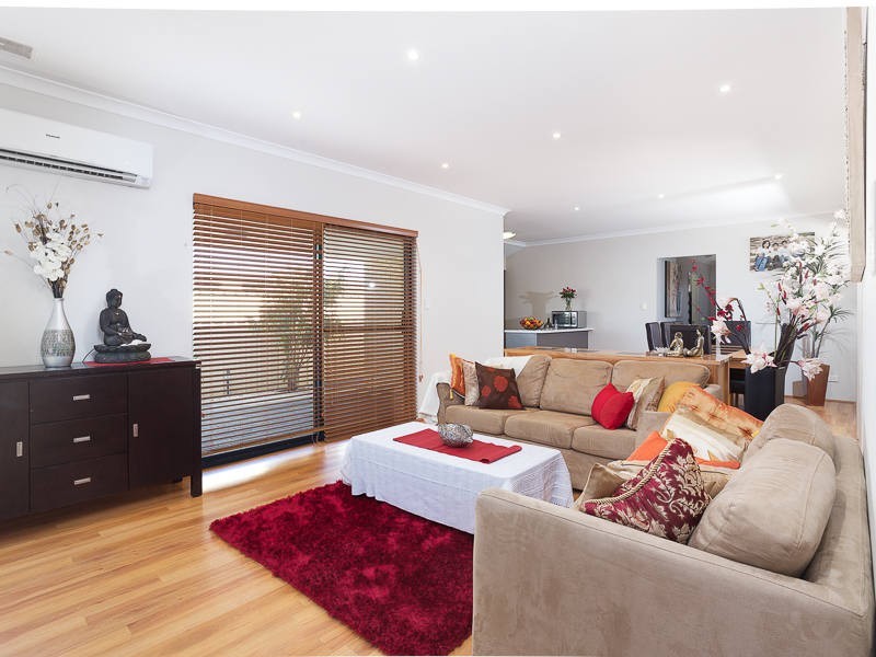 6 Sheringham Bend, Success WA 6164