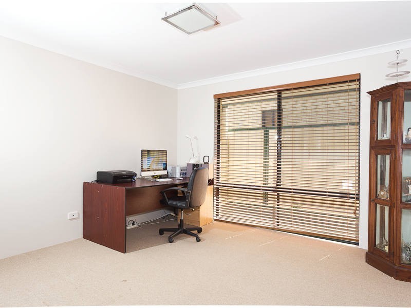 6 Sheringham Bend, Success WA 6164