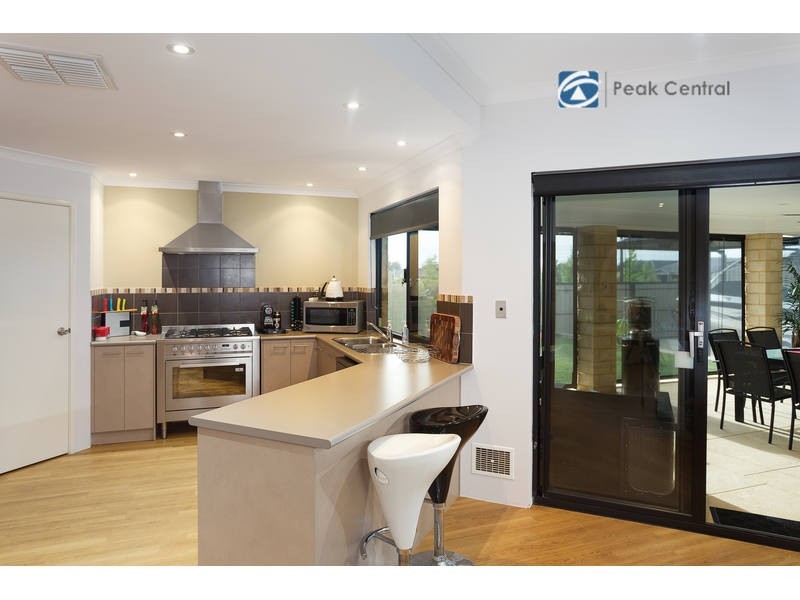 6 Radiata Promenade, Aubin Grove WA 6164