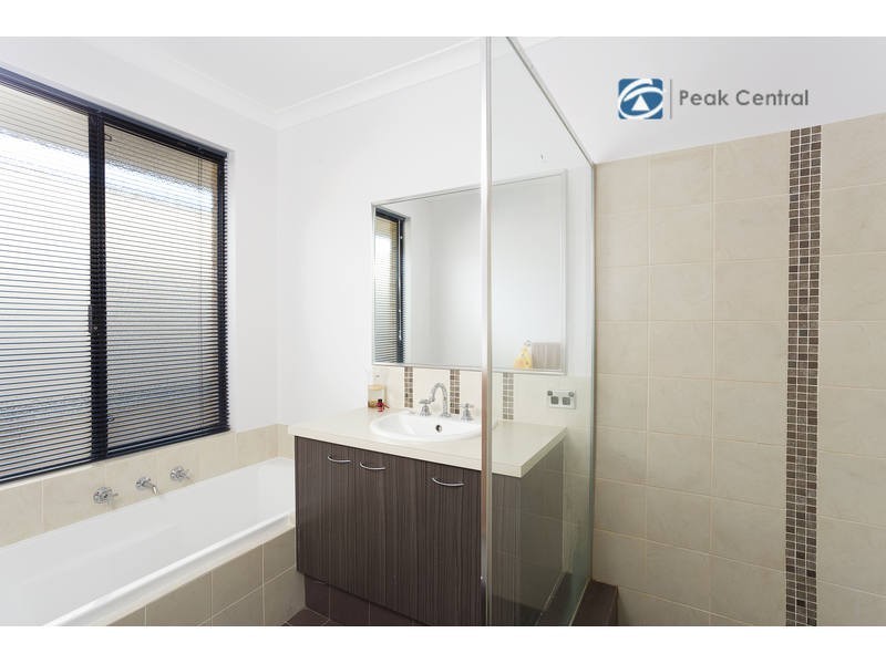 6 Radiata Promenade, Aubin Grove WA 6164