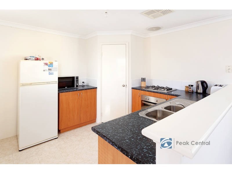 Unit 10/7 Barfield Road, Hammond Park WA 6164