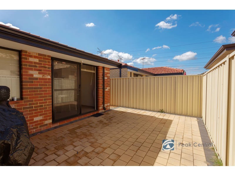 Unit 10/7 Barfield Road, Hammond Park WA 6164