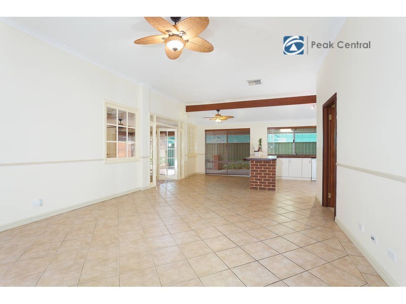 12 Strand Close, Atwell WA 6164