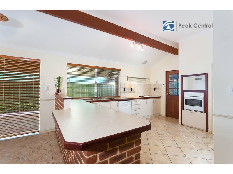 12 Strand Close, Atwell WA 6164