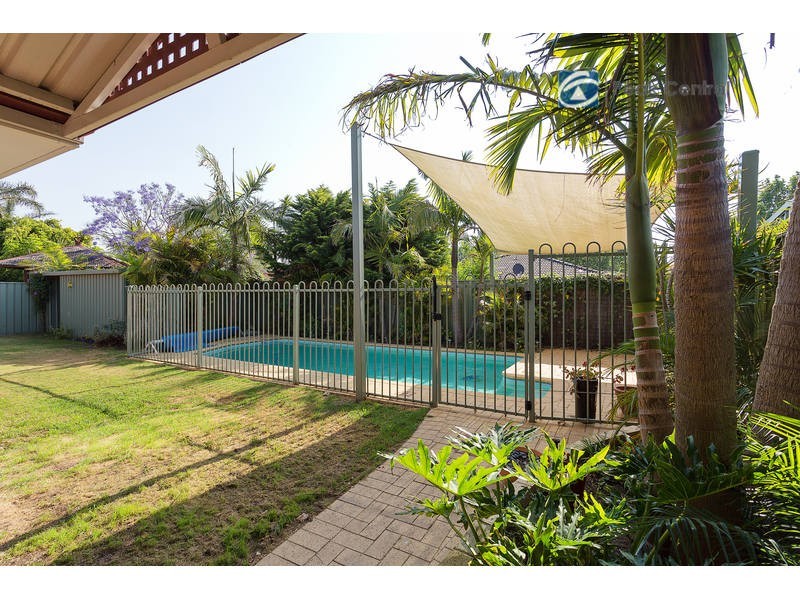 12 Strand Close, Atwell WA 6164