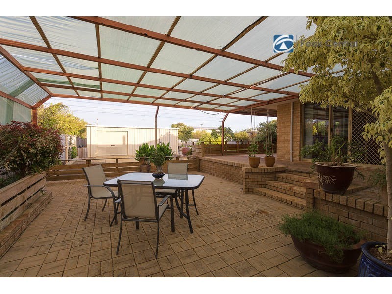16 Dutton Way, Singleton WA 6175