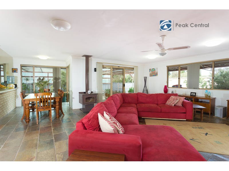 16 Dutton Way, Singleton WA 6175