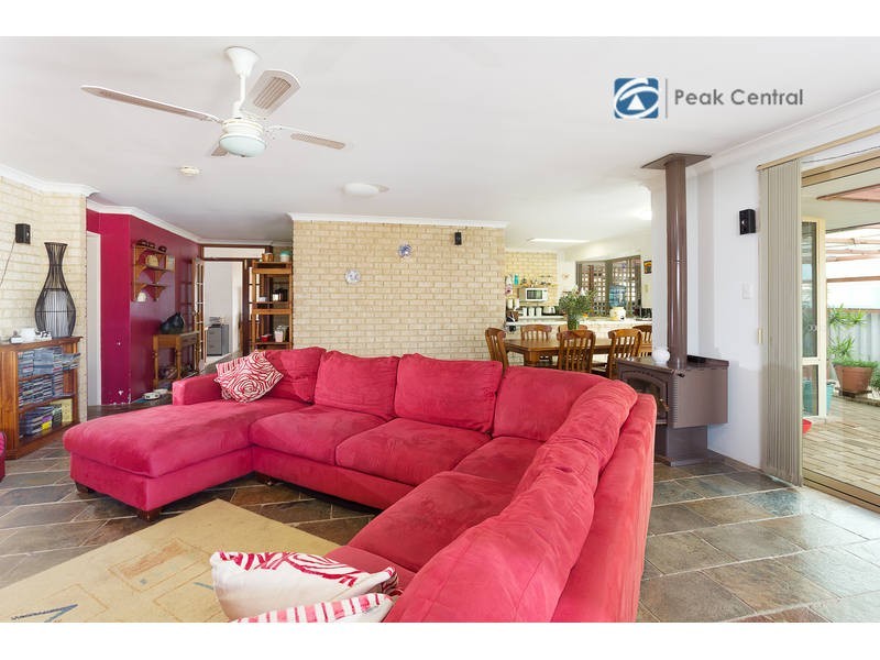 16 Dutton Way, Singleton WA 6175