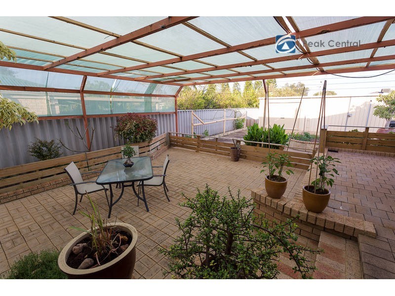 16 Dutton Way, Singleton WA 6175