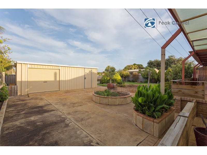 16 Dutton Way, Singleton WA 6175