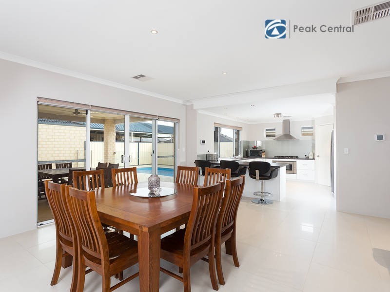 21 Oak Ridge Meander, Success WA 6164