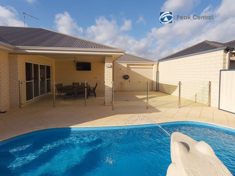 21 Oak Ridge Meander, Success WA 6164