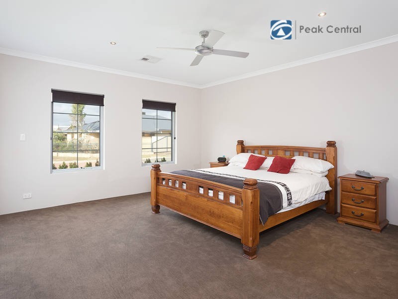 21 Oak Ridge Meander, Success WA 6164