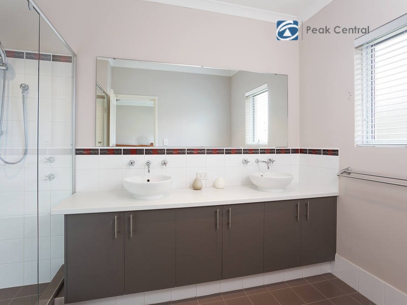 21 Oak Ridge Meander, Success WA 6164