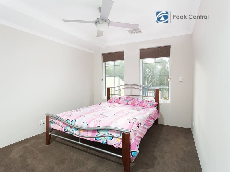 21 Oak Ridge Meander, Success WA 6164