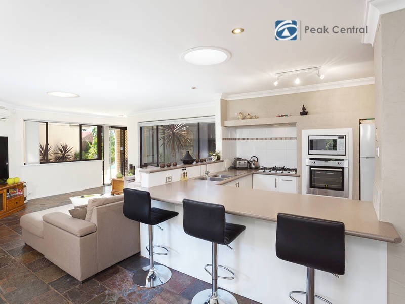 54 Parkway Road, Bibra Lake WA 6163