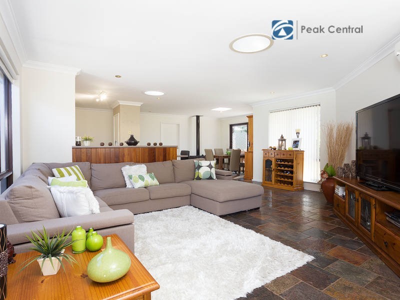 54 Parkway Road, Bibra Lake WA 6163