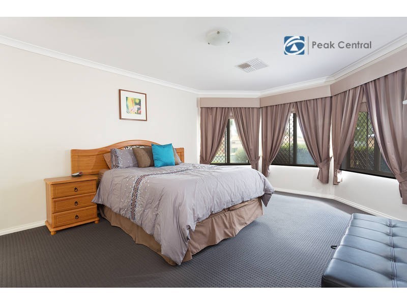 2 Wah Court, Atwell WA 6164