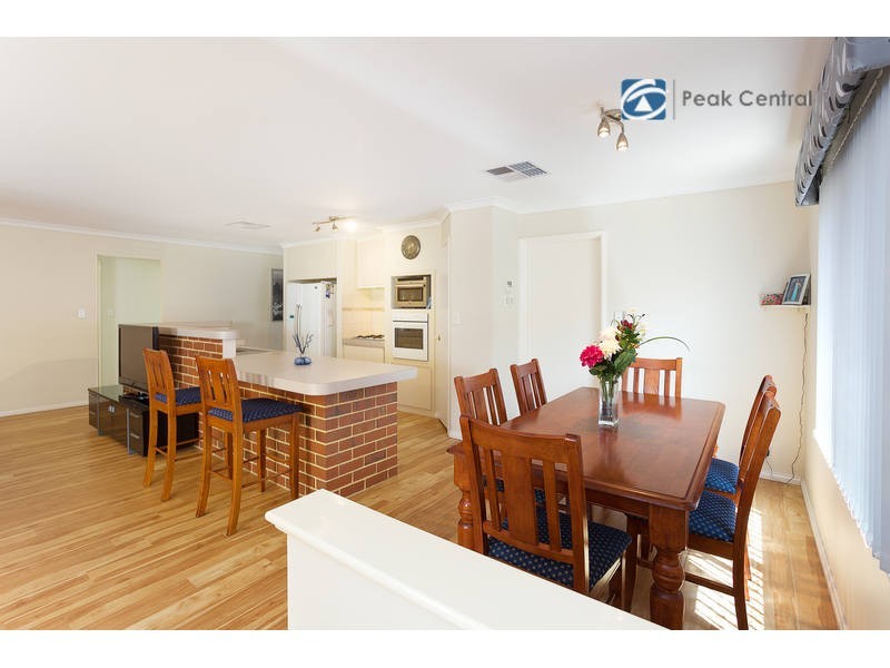 2 Wah Court, Atwell WA 6164