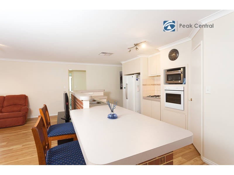 2 Wah Court, Atwell WA 6164