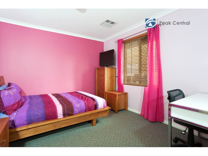 2 Wah Court, Atwell WA 6164