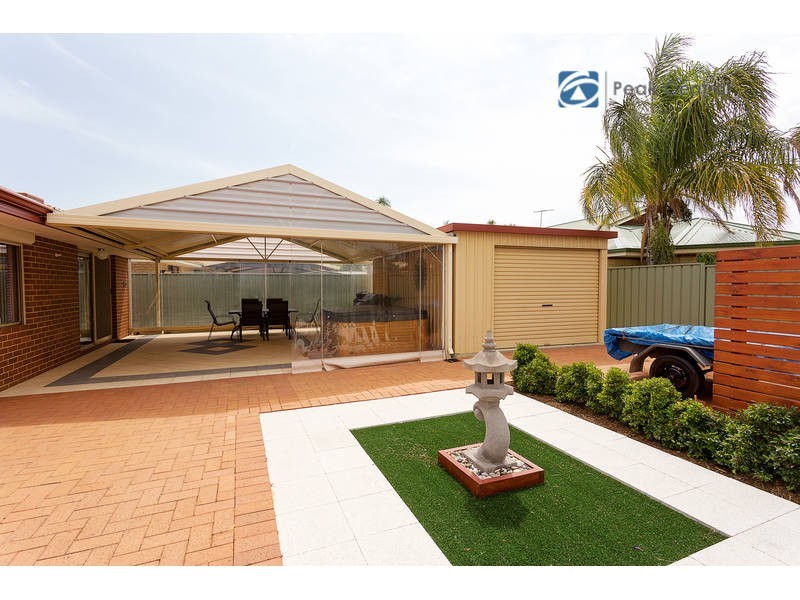 2 Wah Court, Atwell WA 6164