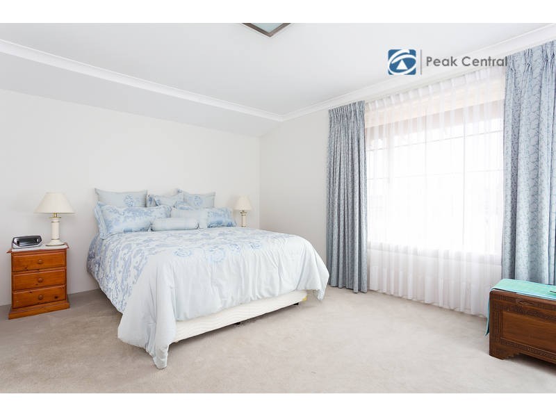 124 Brenchley Drive, Atwell WA 6164