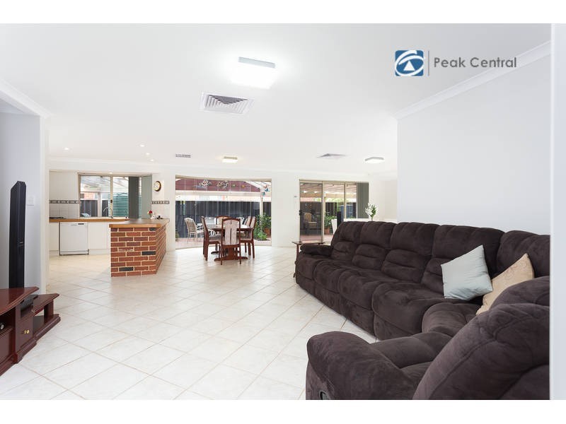 124 Brenchley Drive, Atwell WA 6164