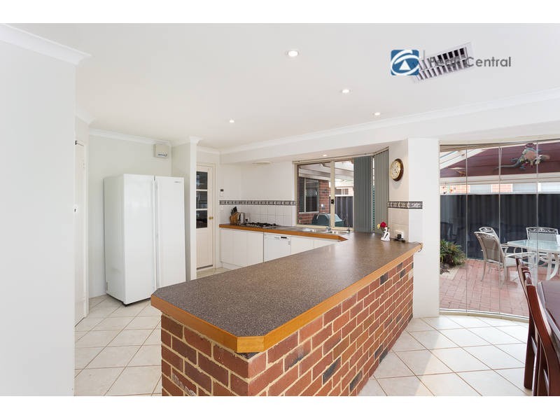 124 Brenchley Drive, Atwell WA 6164