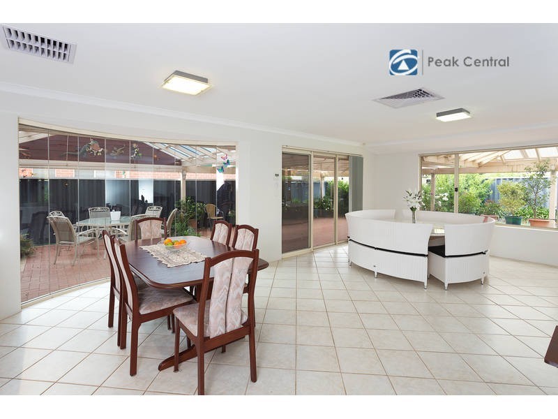 124 Brenchley Drive, Atwell WA 6164