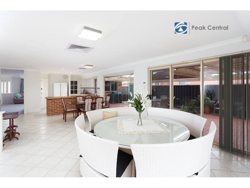 124 Brenchley Drive, Atwell WA 6164