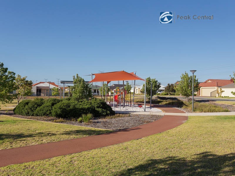 18 St Joseph Fairway, Success WA 6164