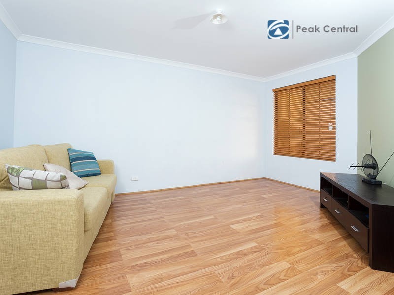 18 St Joseph Fairway, Success WA 6164