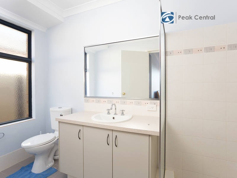 18 St Joseph Fairway, Success WA 6164