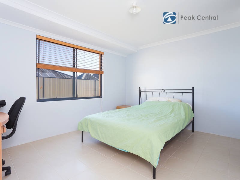 18 St Joseph Fairway, Success WA 6164