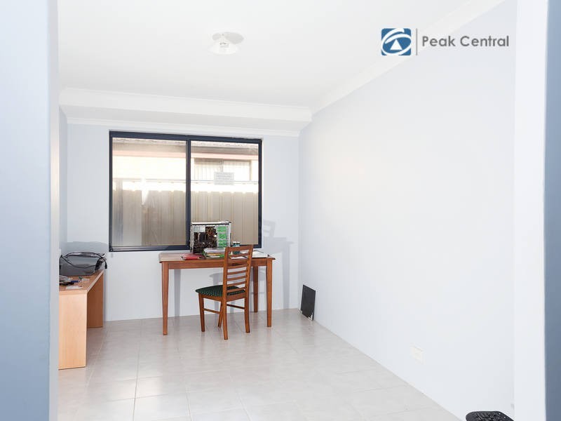 18 St Joseph Fairway, Success WA 6164