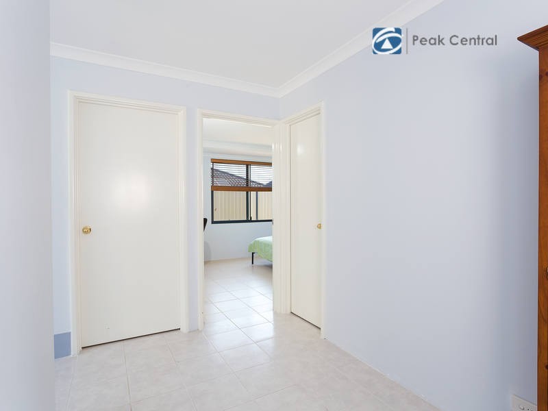 18 St Joseph Fairway, Success WA 6164