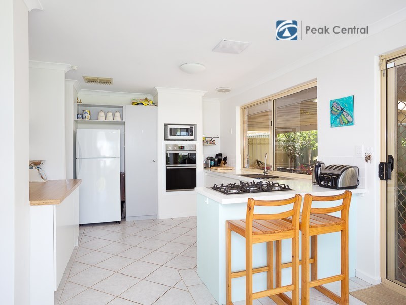 18 Seabrook Place, Success WA 6164